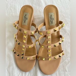 Valentino Garavani Rockstud Sandals in Nude